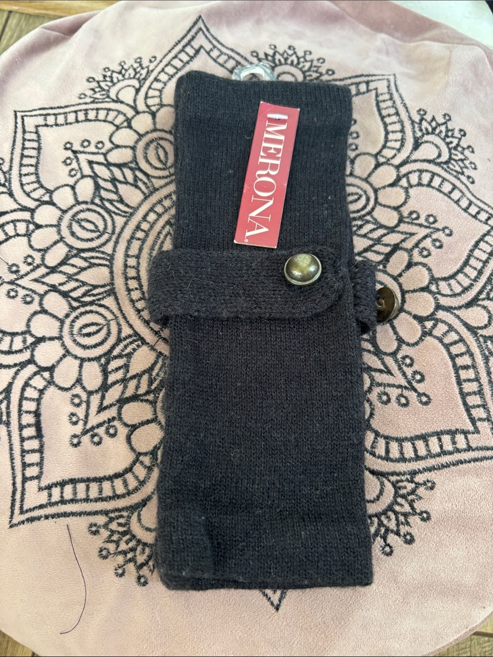 Merona Wool Black Knit Convertible Fingerless Gloves with Button Hand Warmers